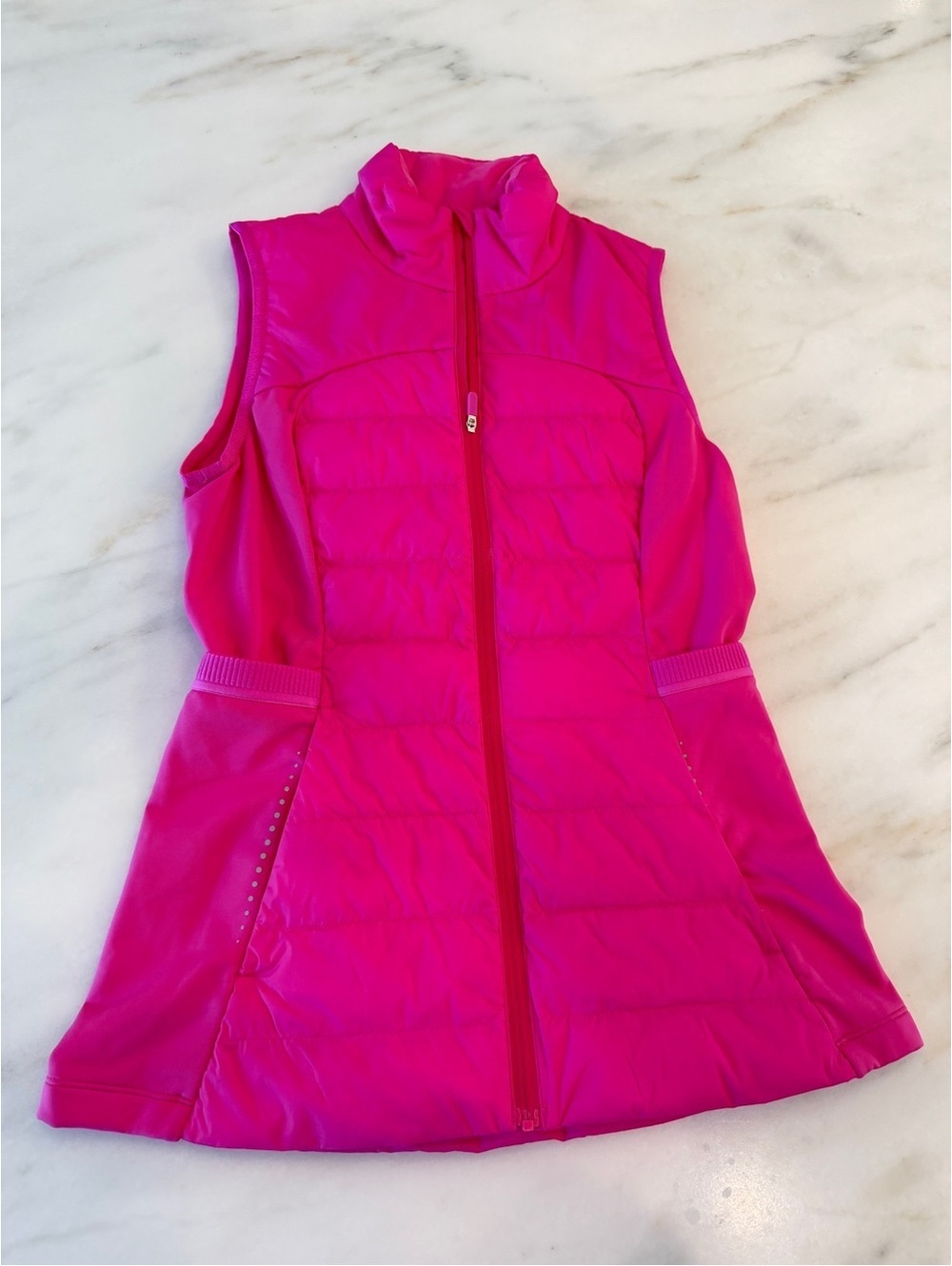 Lululemon Down for It All Vest Sonic pink GUC
Sz 4